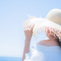 【夏の肌ダメージ緊急ケア】iPS美容液で未来肌再生
